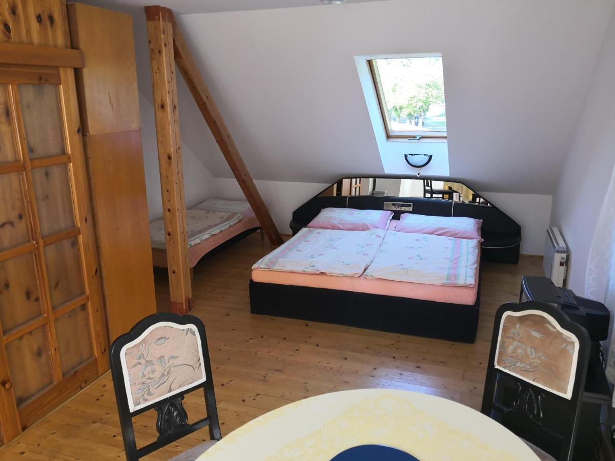 Ubytovani U Machova Jezera - Apartmany - Ludmila Grulisova 도크시 외부 사진